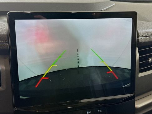 Used 2024 Ford Expedition Max XLT image 23