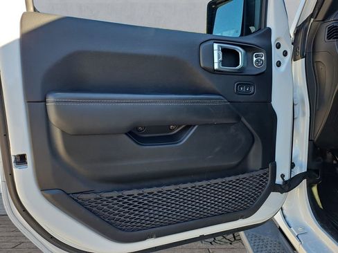 Used 2021 Jeep Wrangler Unlimited Sahara w/ Cold Weather Group image 17