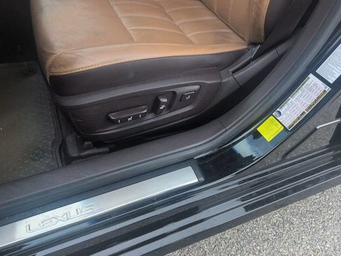 Used 2016 Lexus ES 350 w/ Luxury Package w/Wood Trim FWD image 22
