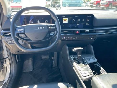 Used 2026 Kia Sportage EX FWD image 13