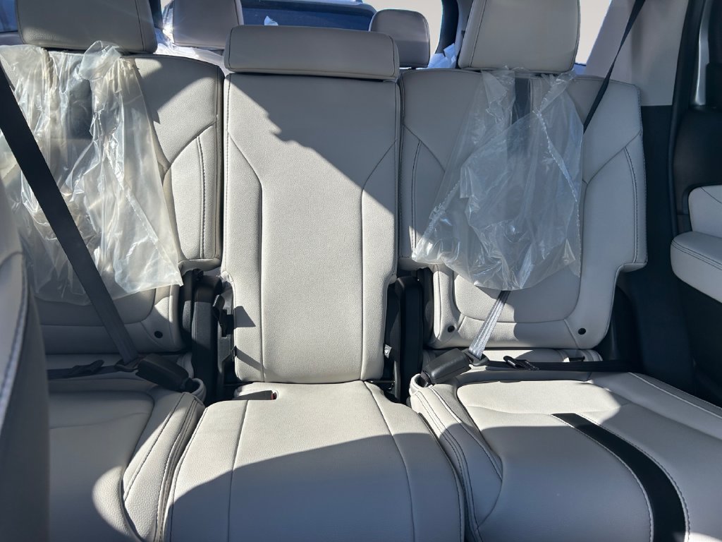 New 2026 Honda Pilot Touring image 13