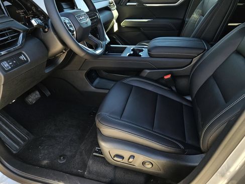 New 2026 GMC Acadia Elevation w/ Elevation Premium Package FWD image 8