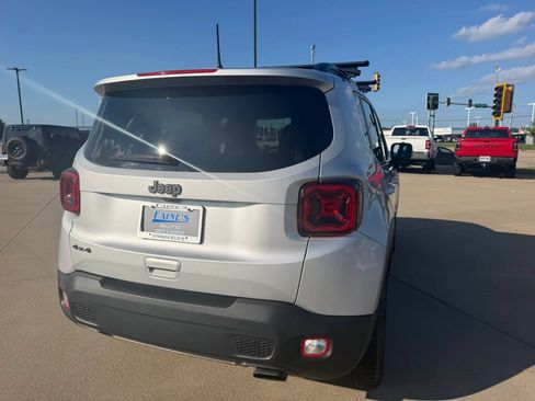 Used 2020 Jeep Renegade Altitude AWD/4WD image 14