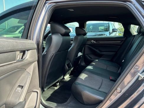 Used 2018 Honda Accord Sport image 19