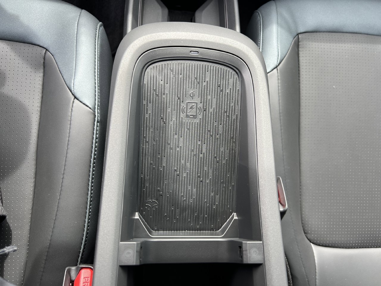 New 2026 Nissan Leaf Platinum+ w/ Floor Mat Package (SV+) FWD image 12