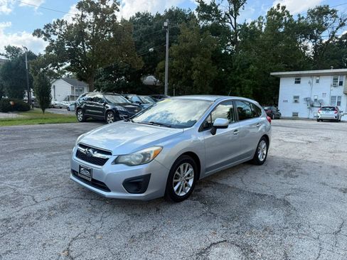 Used 2013 Subaru Impreza 2.0i Premium w/ All-Weather Pkg AWD/4WD image 3