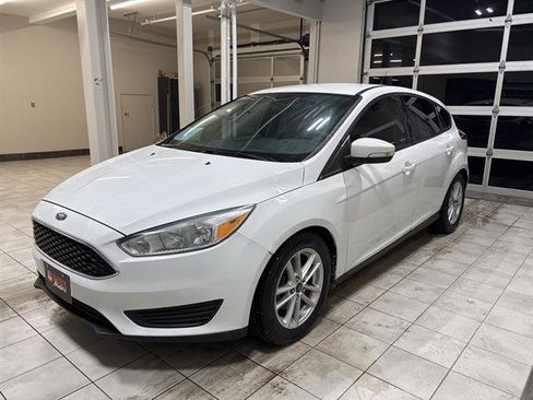 Used 2016 Ford Focus SE w/ SE Cold Weather Package image 1