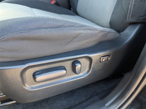 Used 2021 Toyota Tacoma TRD Off-Road image 11