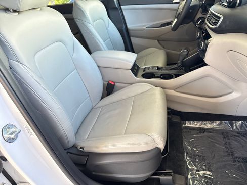 Used 2020 Hyundai Tucson SE w/ Cargo Package FWD image 16
