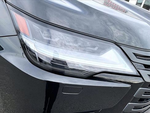 Used 2024 Lexus LX 600 4WD w/ Luxury Package image 29