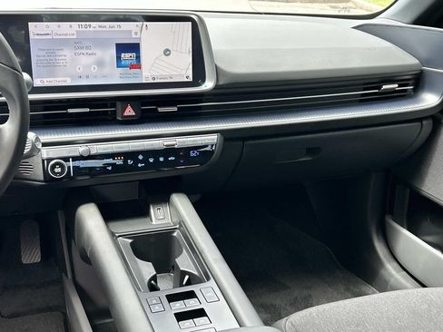 Certified 2024 Hyundai Ioniq 6 SE RWD image 24