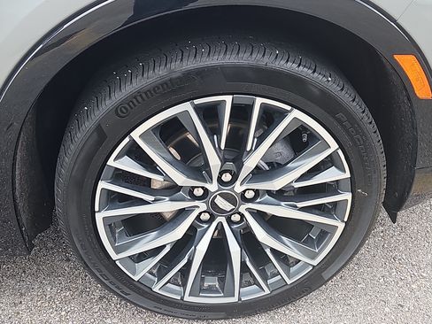 Used 2024 Cadillac XT4 Sport AWD/4WD image 31