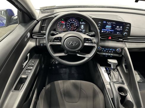Certified 2023 Hyundai Elantra SEL w/ Preferred Accessory Package FWD image 16