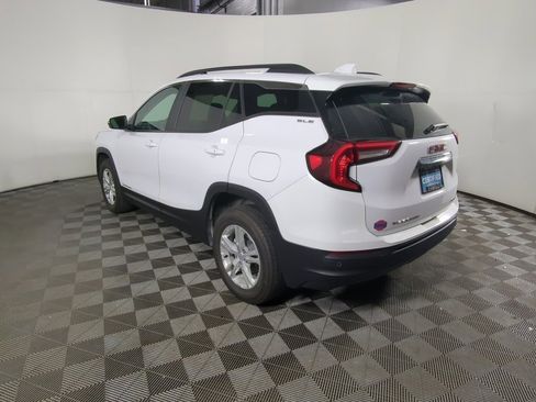 Used 2023 GMC Terrain SLE w/ Driver Convenience Package image 6
