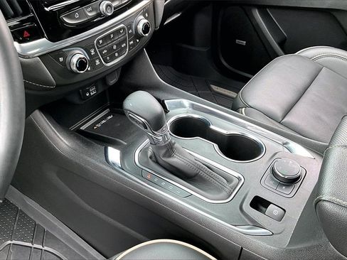 Used 2023 Chevrolet Traverse Premier w/ Redline Edition image 16