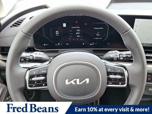 New 2026 Kia Carnival SX FWD image 18