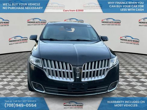 Used 2010 Lincoln MKT AWD image 2