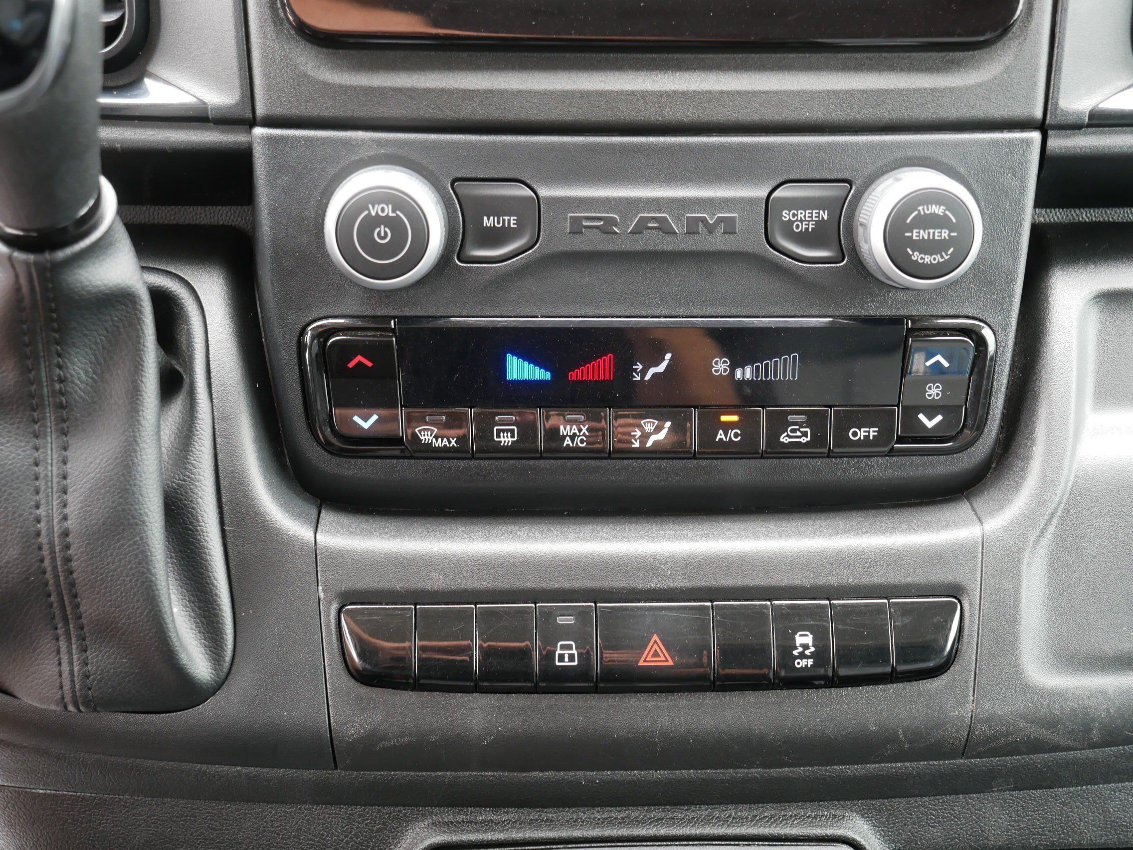 Used 2024 RAM ProMaster 2500 w/ Convenience Group FWD image 23