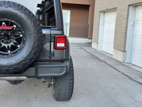 Used 2018 Jeep Wrangler Unlimited Sport S image 6