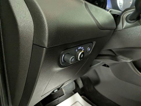 Certified 2022 Buick Encore GX Select AWD/4WD image 19