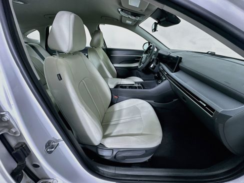 Used 2025 Hyundai Sonata SEL FWD image 31