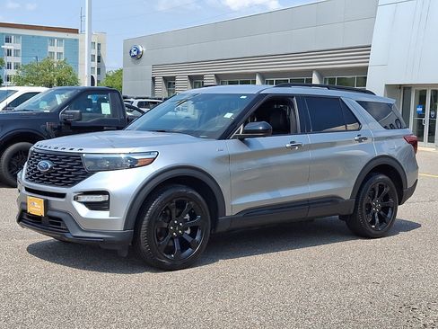 Used 2023 Ford Explorer ST-Line AWD/4WD image 5