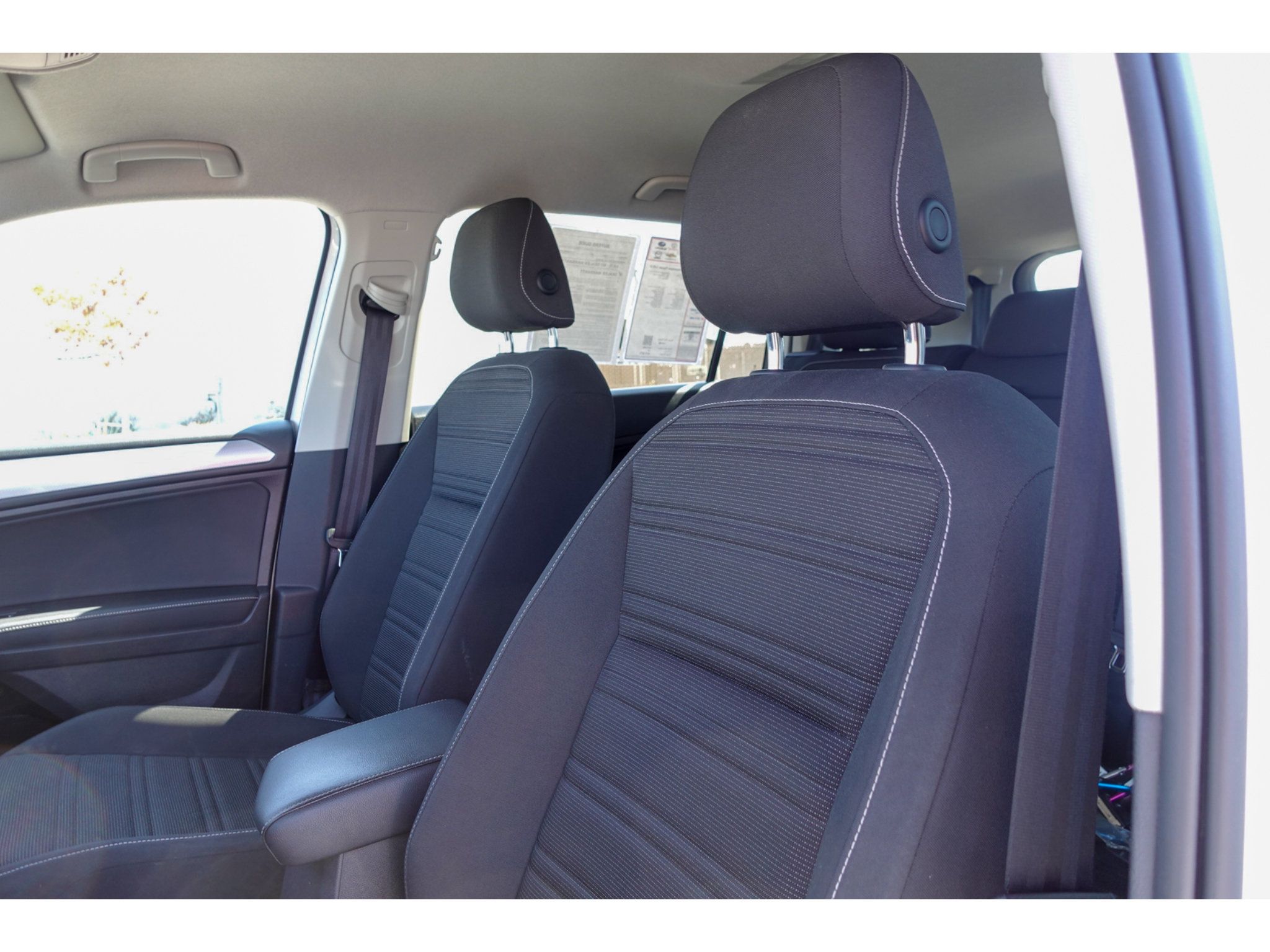 Used 2022 Volkswagen Tiguan S FWD image 11