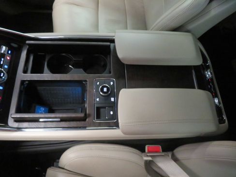 Used 2020 Lincoln Navigator Reserve w/ Luxury Package image 48