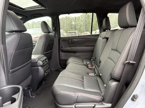 Used 2025 Honda Passport TrailSport image 13