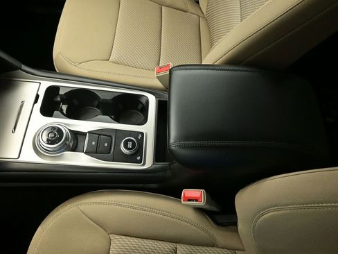 Certified 2022 Ford Explorer XLT w/ Class IV Trailer Tow Package image 18