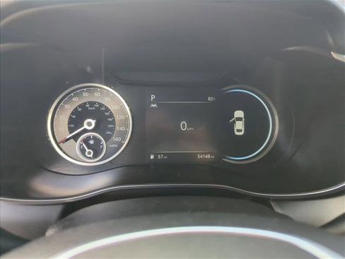 Used 2022 Genesis G70 2.0T image 6