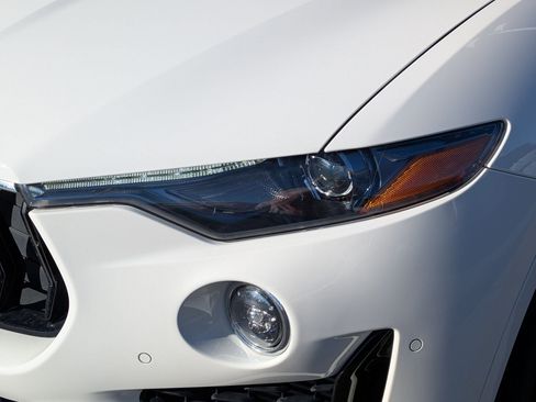 Used 2023 Maserati Levante Modena image 12