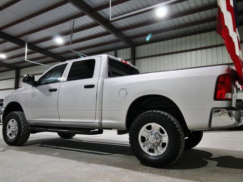 Used 2017 RAM 2500 Tradesman w/ Chrome Appearance Group AWD/4WD image 7