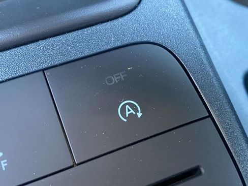 New 2026 Ford Maverick XL image 18