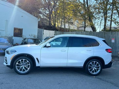 Used 2021 BMW X5 xDrive40i w/ Premium Package image 3