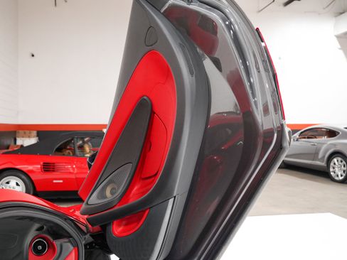 Used 2017 McLaren 570S Coupe RWD image 20