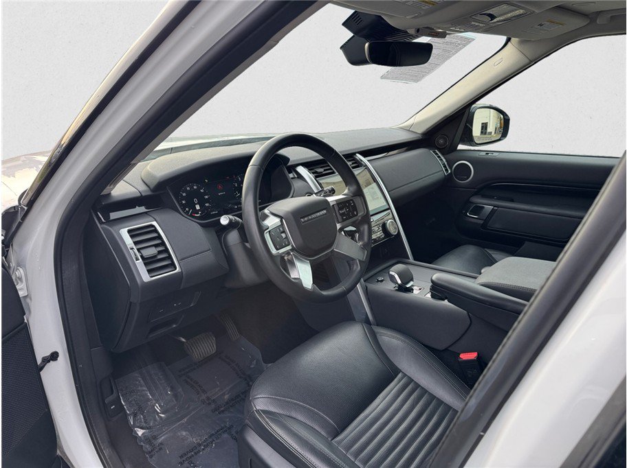 Used 2024 Land Rover Discovery S AWD/4WD image 9