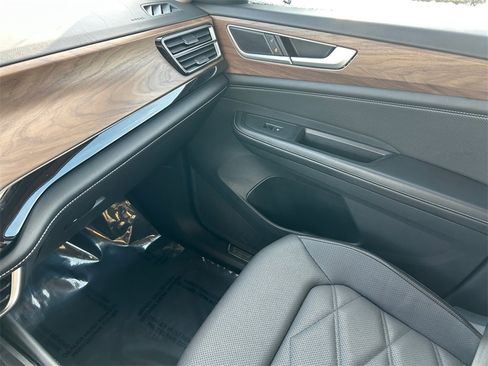 Used 2024 Volkswagen Atlas SE image 28