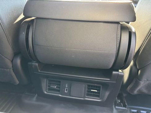 Used 2025 GMC Sierra 2500 Pro w/ Convenience Package image 26