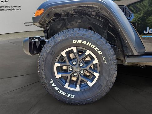 Used 2024 Jeep Wrangler Unlimited Rubicon 4xe AWD/4WD image 14