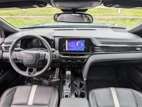 Used 2026 Toyota Camry SE FWD image 31