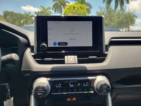 Used 2025 Toyota RAV4 LE AWD/4WD image 20