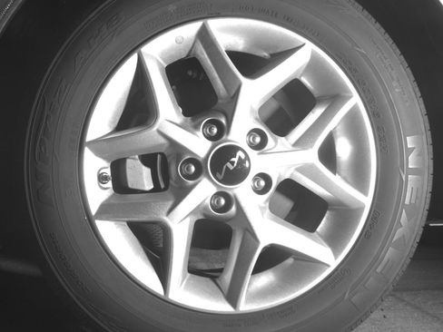 Used 2025 Kia Soul LX w/ LX Technology Package FWD image 12