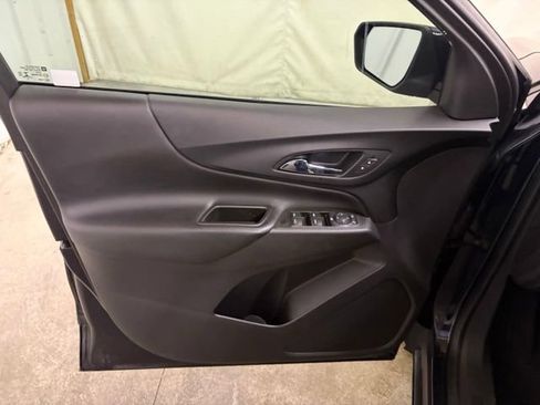 Used 2021 Chevrolet Equinox LT FWD image 27