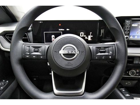 Certified 2025 Nissan Kicks S image 11