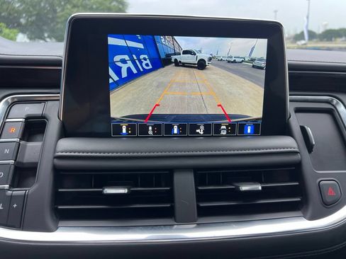 Used 2022 Chevrolet Tahoe Z71 w/ Luxury Package AWD/4WD image 14