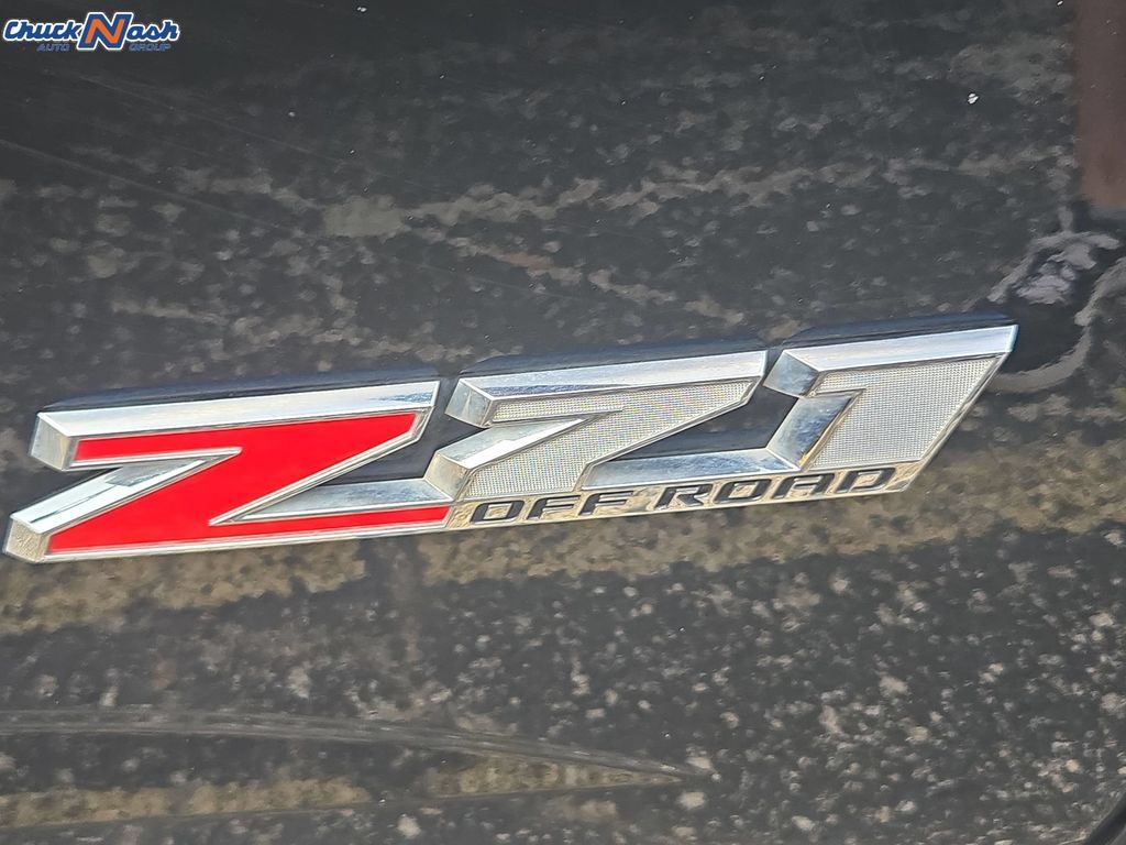 Used 2021 Chevrolet Colorado Z71 w/ Z71 Midnight Edition AWD/4WD image 9