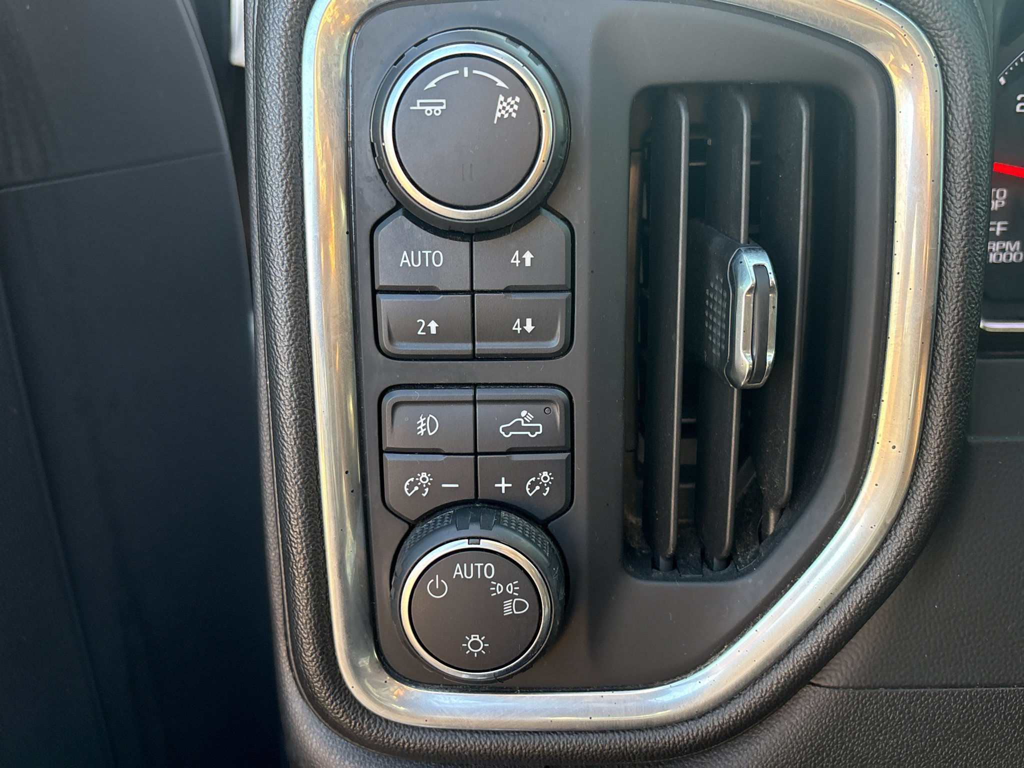 Used 2019 Chevrolet Silverado 1500 RST AWD/4WD image 26