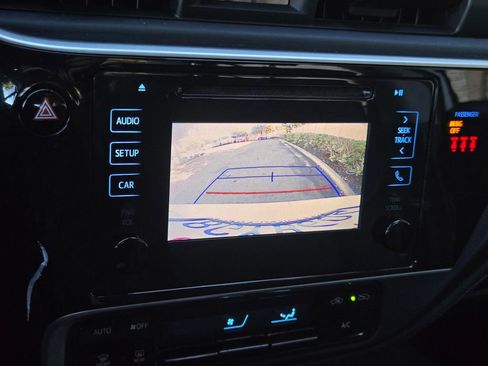 Used 2019 Toyota Corolla SE image 16