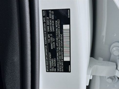 New 2026 Volvo XC90 T8 Plus w/ Protection Package Premier image 33